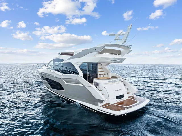 Slide: The Image of Sunseeker Manhattan 52 2020 - 58