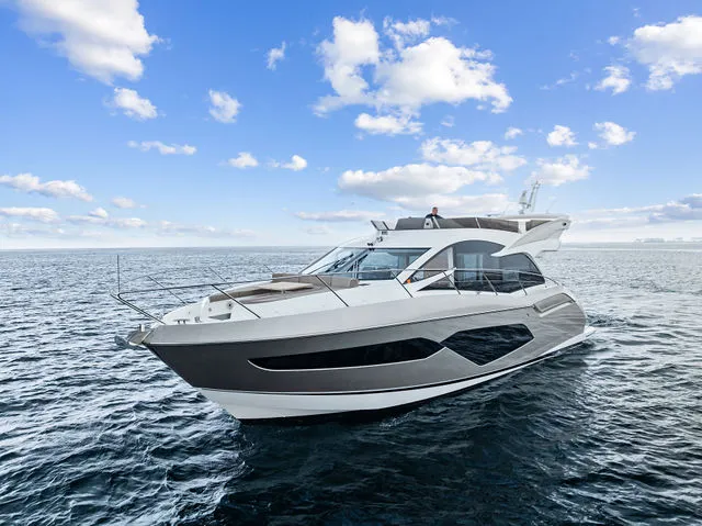 Slide: The Image of Sunseeker Manhattan 52 2020 - 60
