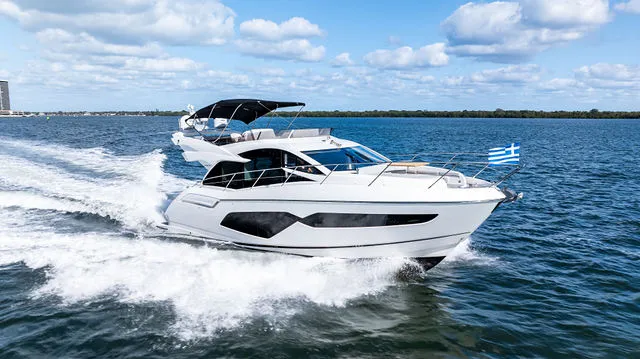 Slide: The Image of Sunseeker Manhattan 52 2020 - 67