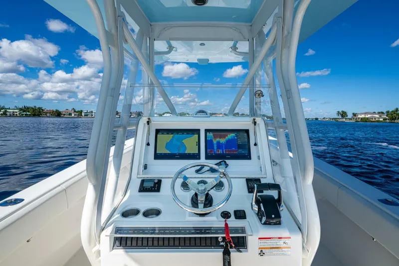 Slide: The Image of SeaVee 322z 2024 - 5736177