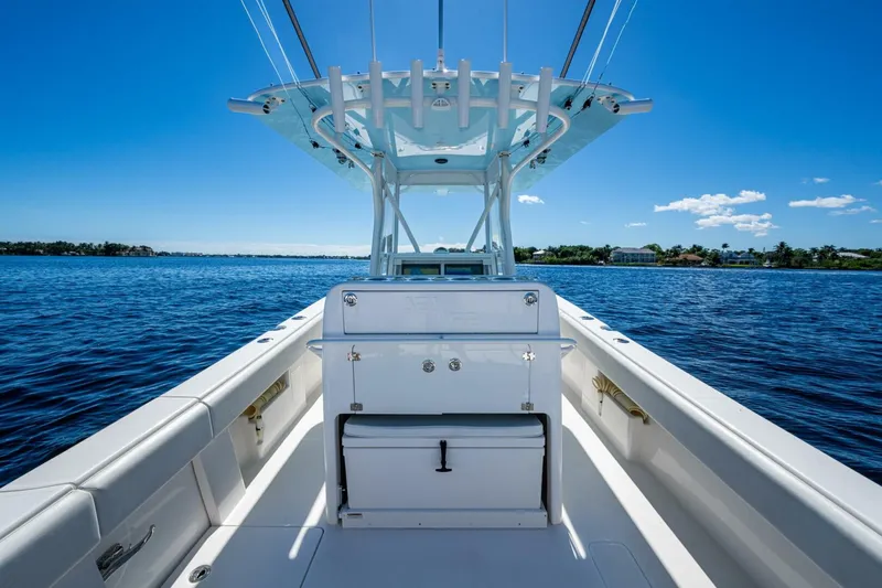 Slide: The Image of SeaVee 322z 2024 - 5736170