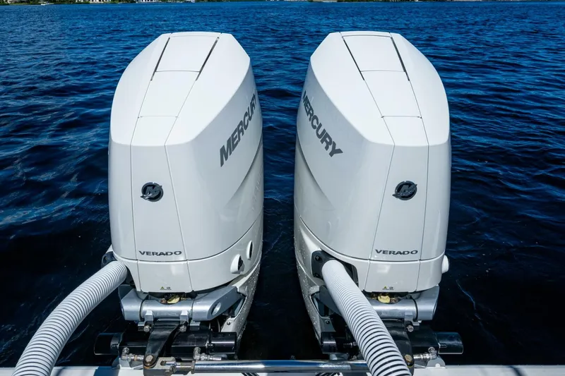 Slide: The Image of SeaVee 322z 2024 - 5736176