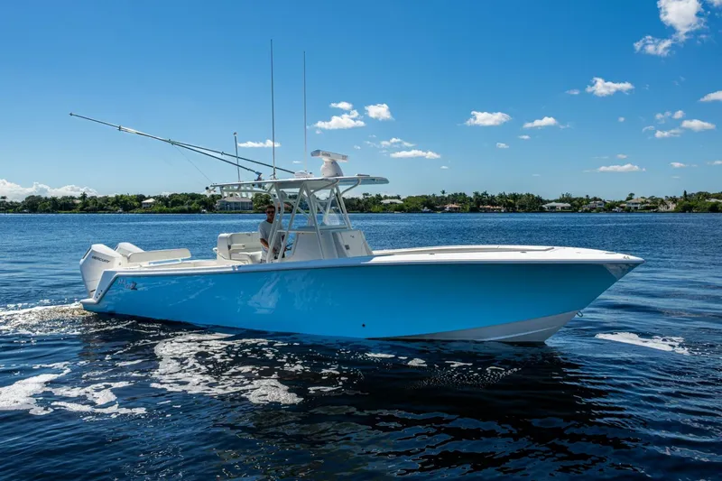 Slide: The Image of SeaVee 322z 2024 - 5736183