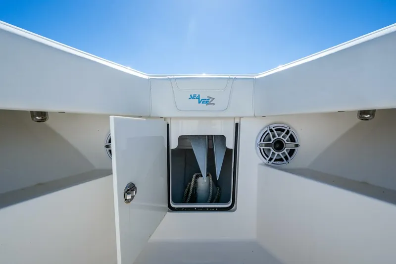 Slide: The Image of SeaVee 322z 2024 - 5736167