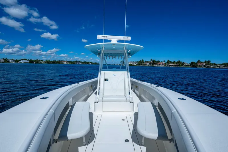 Slide: The Image of SeaVee 322z 2024 - 5736169