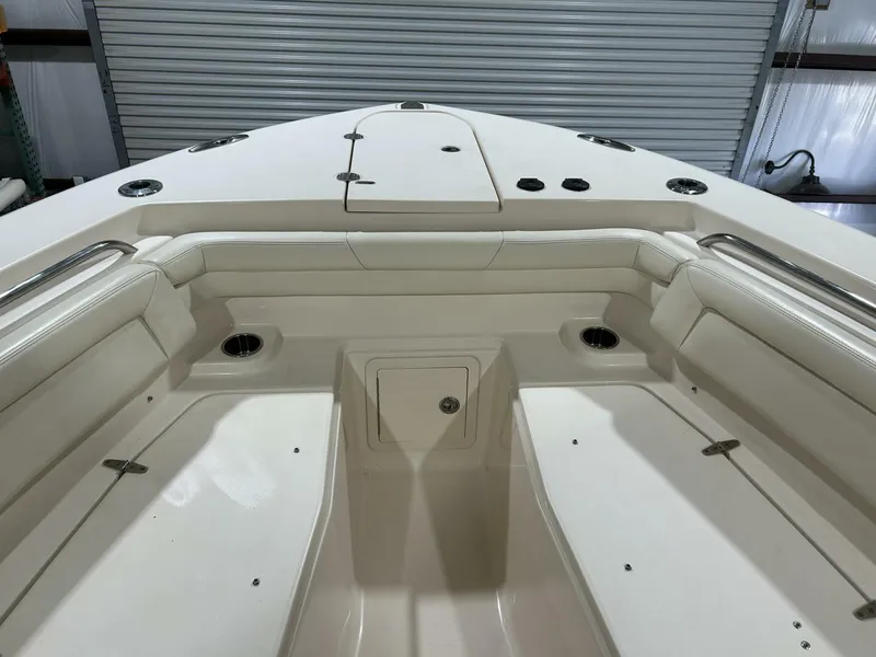 Slide: The Image of Grady-White 33 2019 - 5736357