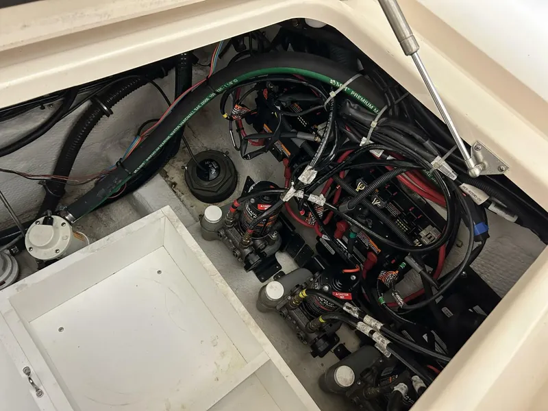 Slide: The Image of Grady-White 33 2019 - 5736358