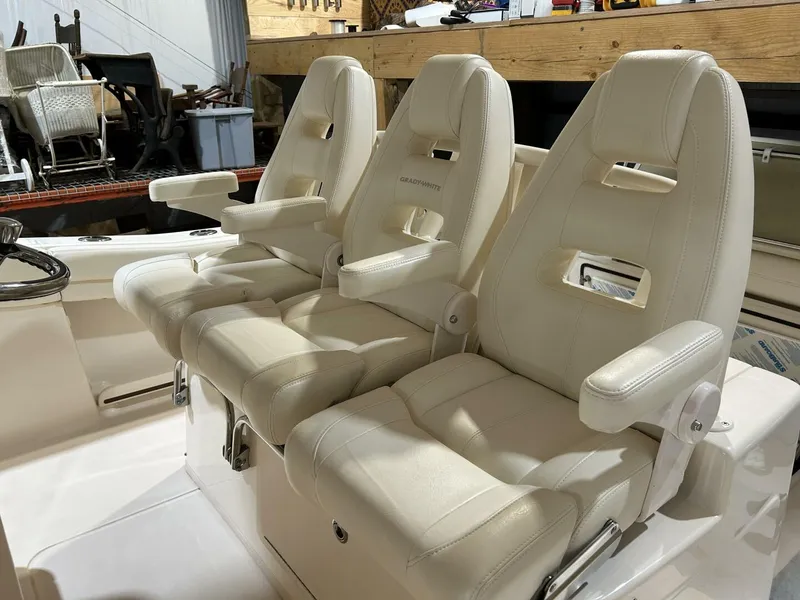 Slide: The Image of Grady-White 33 2019 - 5736359