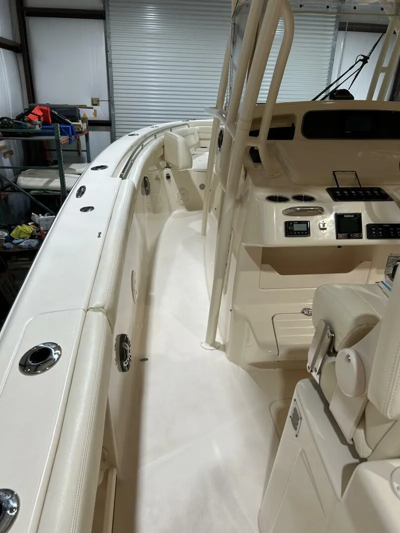 Slide: The Image of Grady-White 33 2019 - 5736361