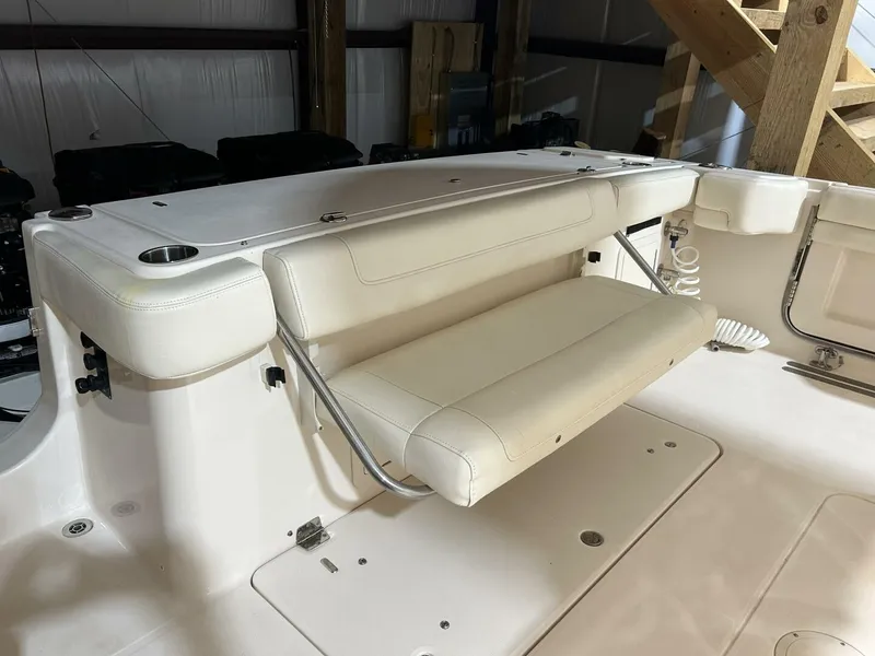 Slide: The Image of Grady-White 33 2019 - 5736362