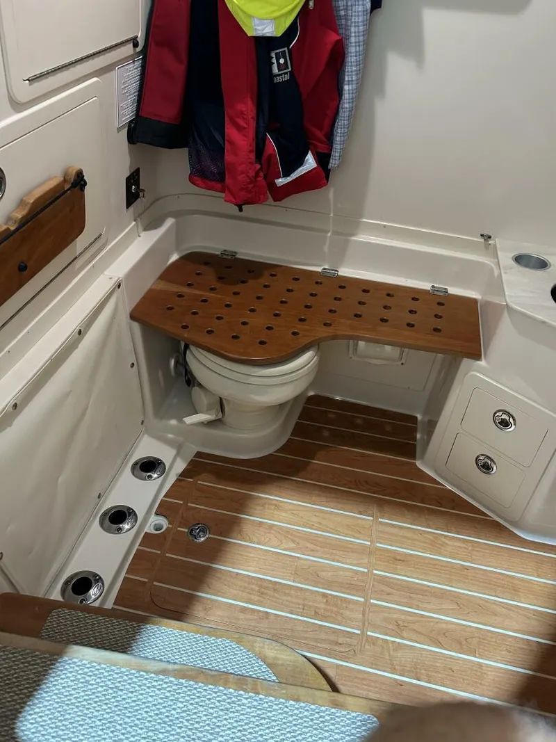 Slide: The Image of Grady-White 33 2019 - 5736349