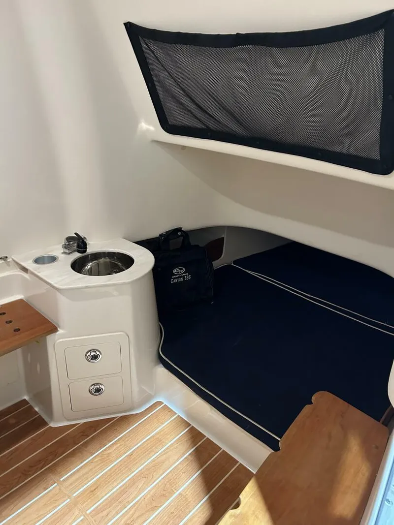 Slide: The Image of Grady-White 33 2019 - 5736350