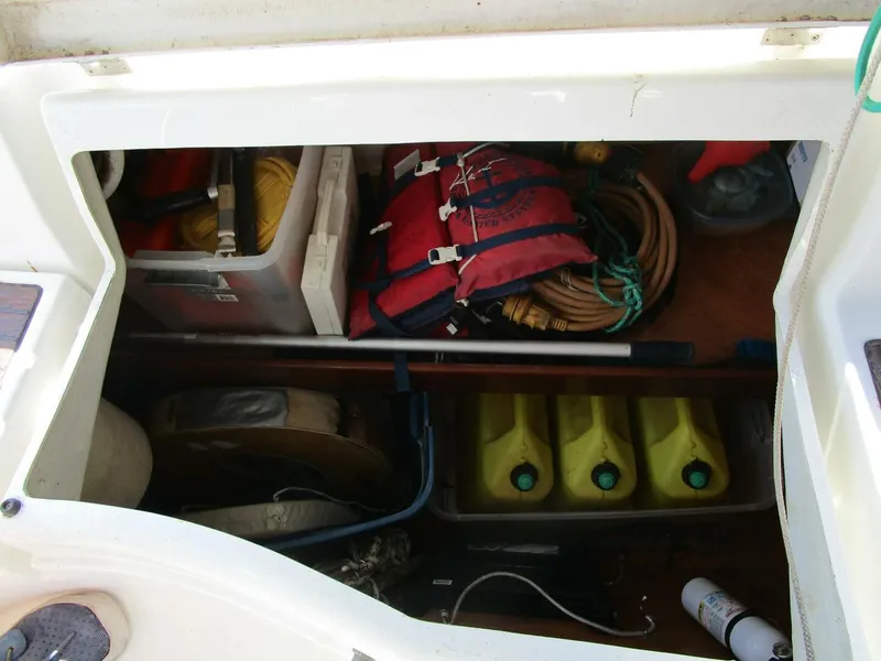 Slide: The Image of Beneteau 331 CB 2003 - 5736546