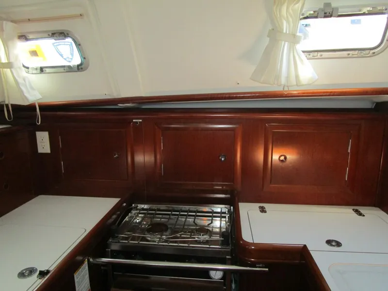 Slide: The Image of Beneteau 331 CB 2003 - 5736559