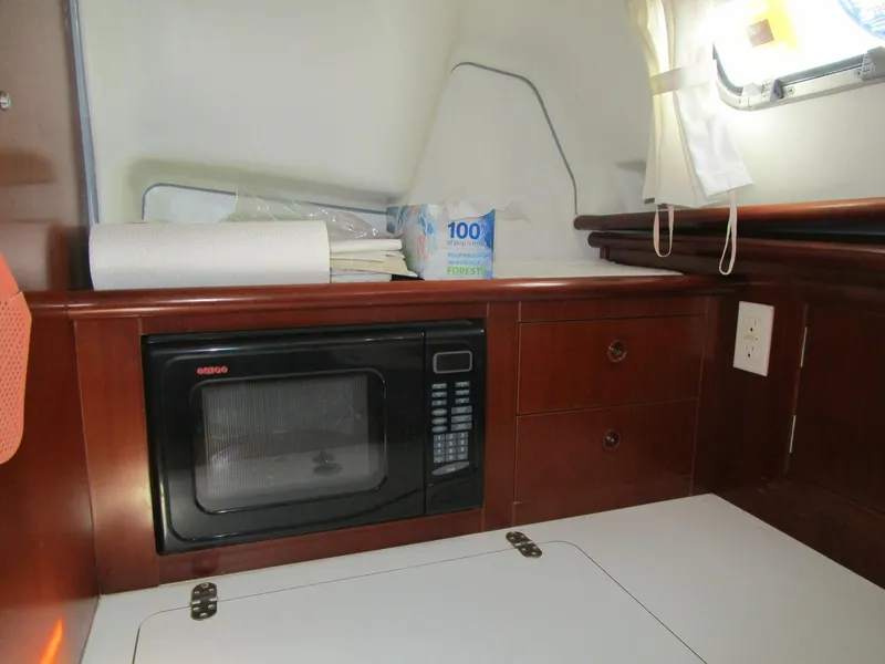 Slide: The Image of Beneteau 331 CB 2003 - 5736563