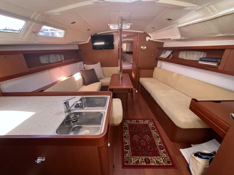 Slide: The Image of Beneteau 37 2013 - 5755628