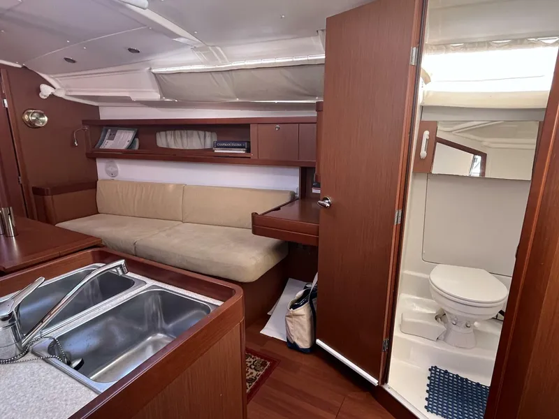 Slide: The Image of Beneteau 37 2013 - 5755629