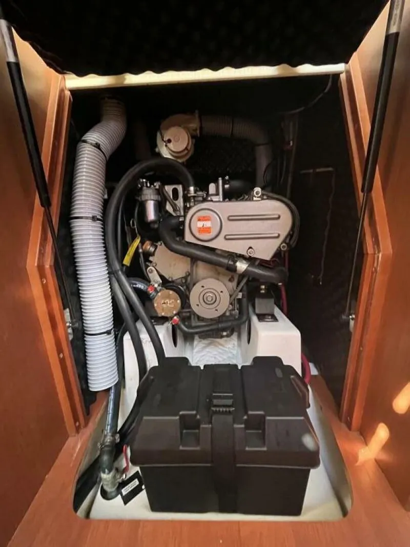 Slide: The Image of Beneteau 37 2013 - 5755633