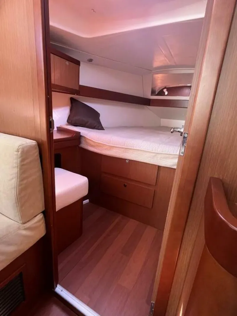 Slide: The Image of Beneteau 37 2013 - 5755876