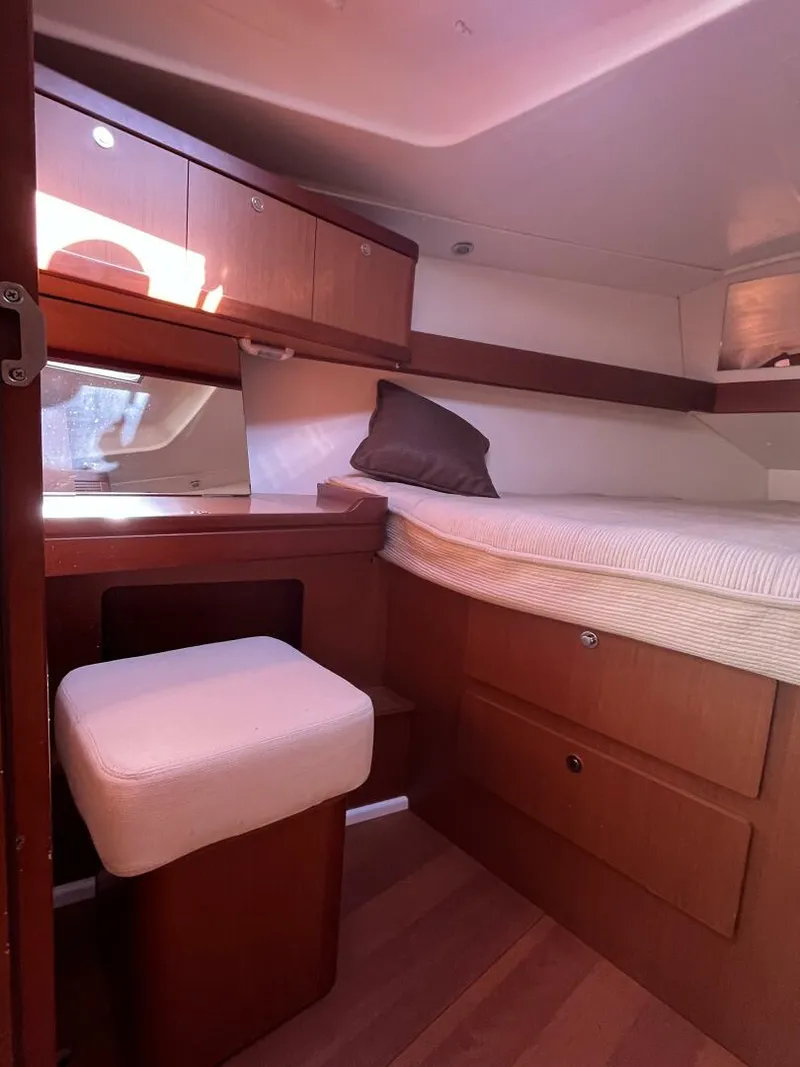 Slide: The Image of Beneteau 37 2013 - 5755879