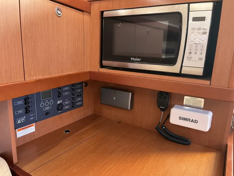 Slide: The Image of Beneteau 37 2013 - 5755906