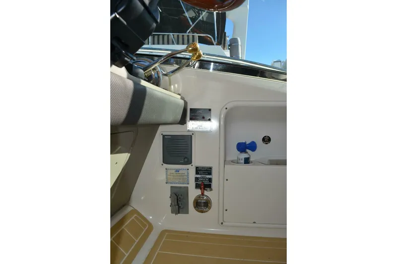 Slide: The Image of Sea Ray 44 Sundancer 2007 - 5737524