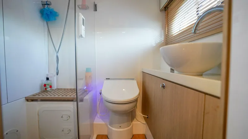 Slide: The Image of Aquila 44 Yacht 2021 - 5737227