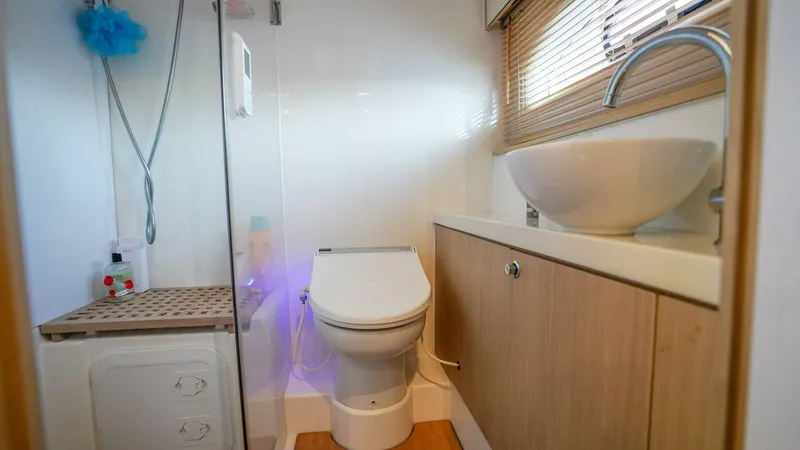 Slide: The Image of Aquila 44 Yacht 2021 - 5737230