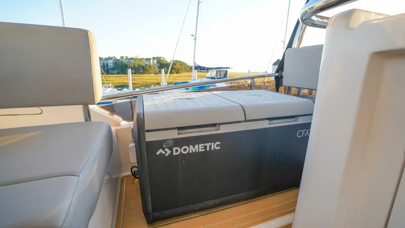 Slide: The Image of Aquila 44 Yacht 2021 - 5737294