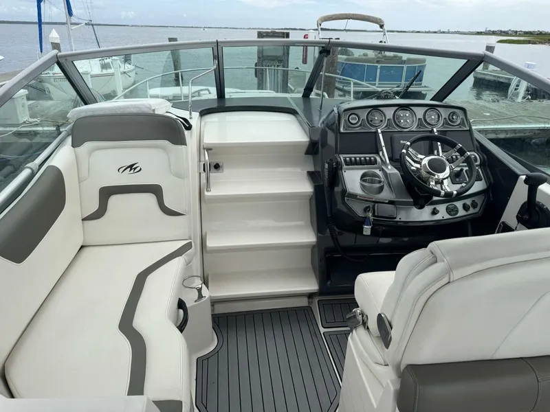 Slide: The Image of Monterey 260 SCR 2013 - 5737256