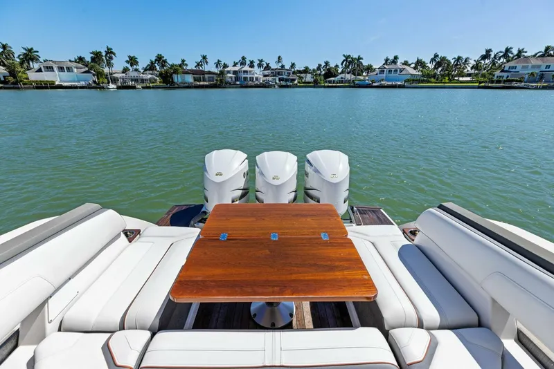 Slide: The Image of Tiara 38 LS 2018 - 5737979