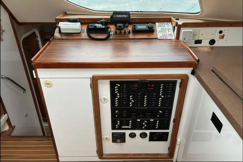 Slide: The Image of Manta 40 Sail Catamaran 1999 - 5738117