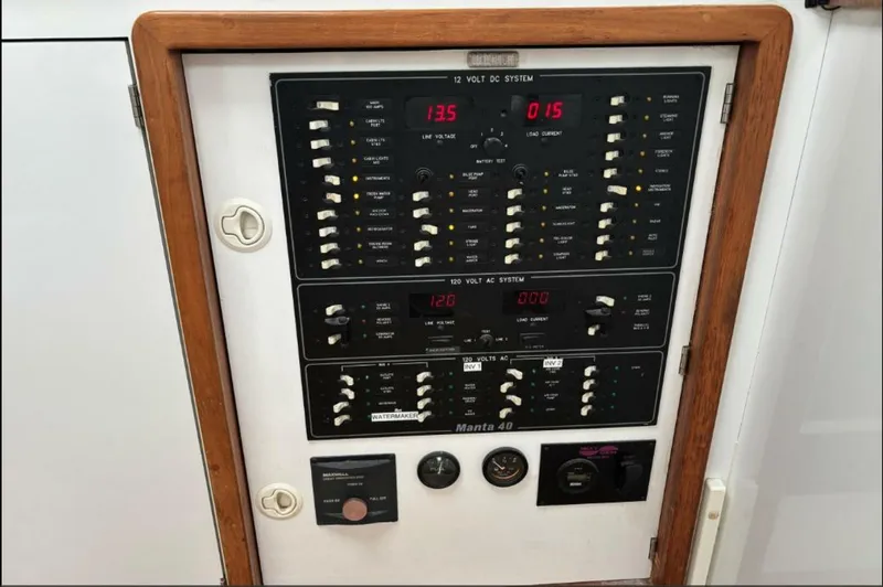 Slide: The Image of Manta 40 Sail Catamaran 1999 - 5738118