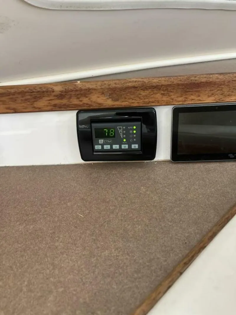 Slide: The Image of Manta 40 Sail Catamaran 1999 - 5738060