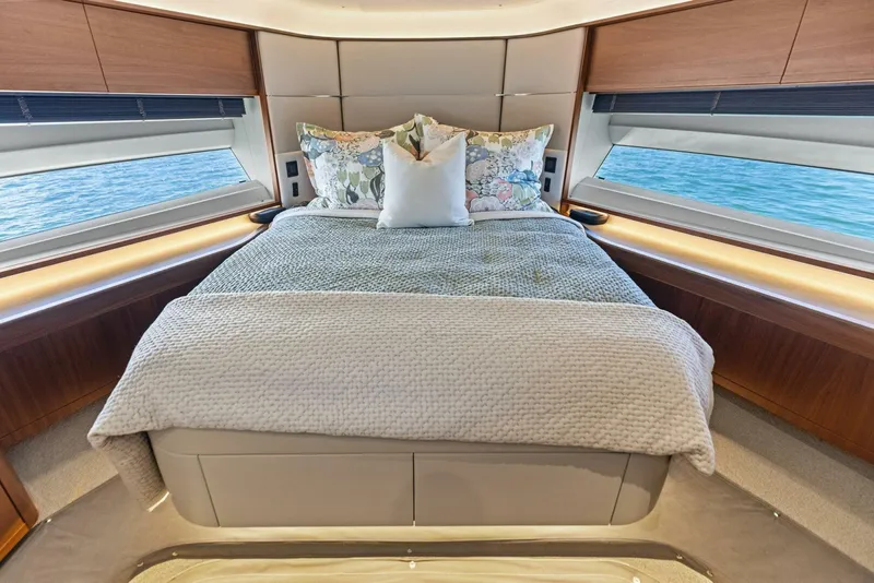 Slide: The Image of 2018 Princess Y75 Motor Yacht - 5755866