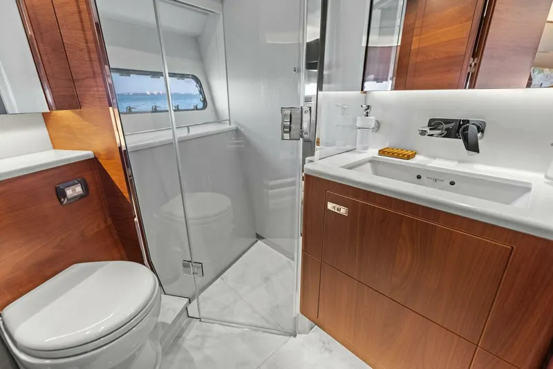 Slide: The Image of 2018 Princess Y75 Motor Yacht - 5755870