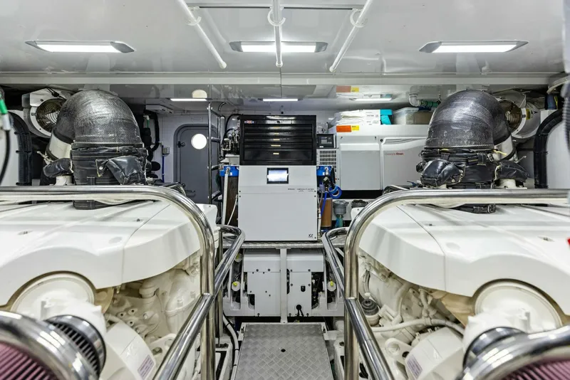 Slide: The Image of 2018 Princess Y75 Motor Yacht - 5757719