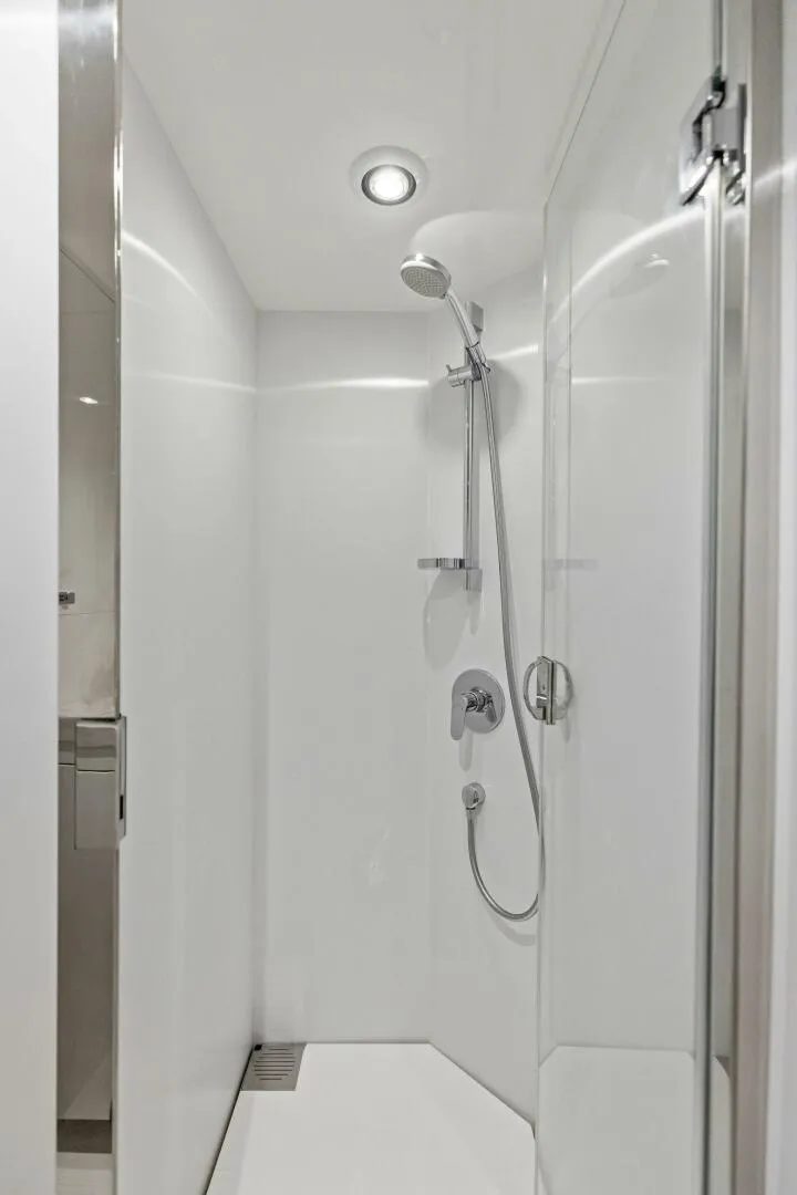 Slide: The Image of 2018 Princess Y75 Motor Yacht - 5757726