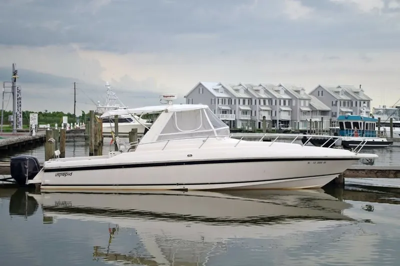 The Image of Intrepid 376 Walkaround Intrepid 376 Walkaround - 5738361