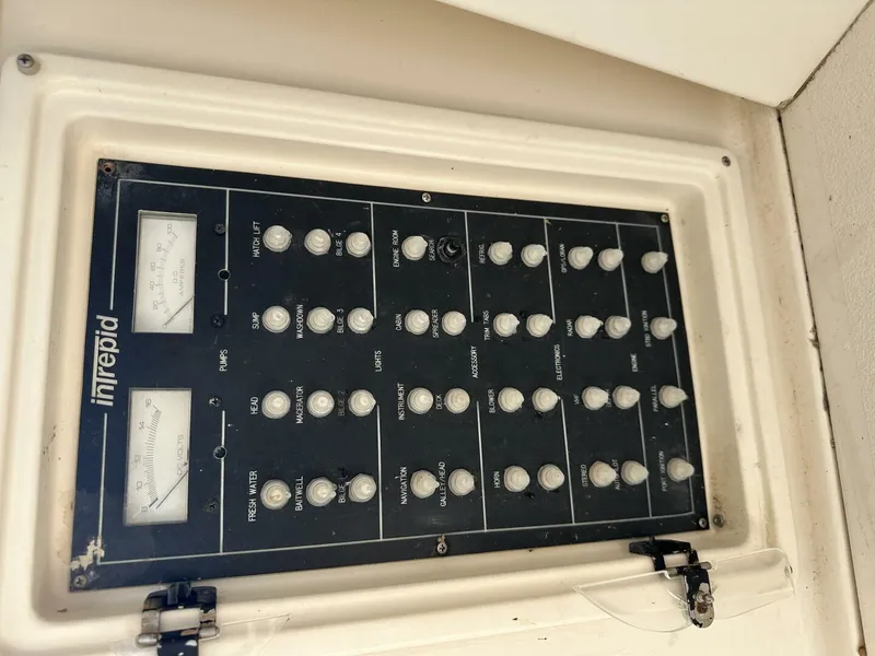 Slide: The Image of Intrepid 376 Walkaround 1994 - 5873678