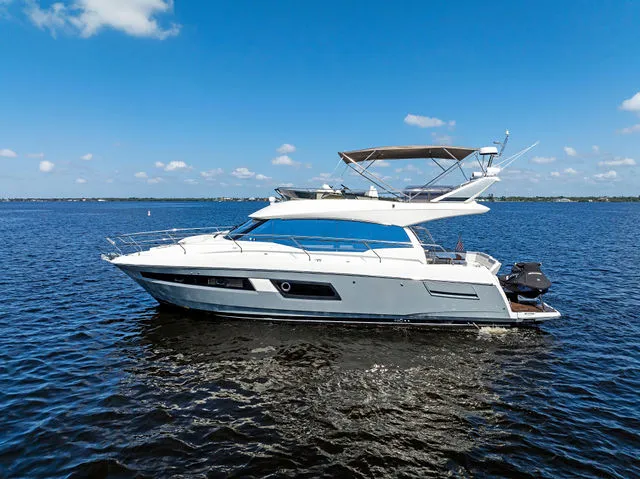 Slide: The Image of Prestige 460 Fly 2018 - 34
