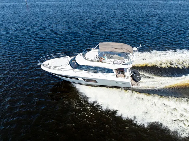 Slide: The Image of Prestige 460 Fly 2018 - 39