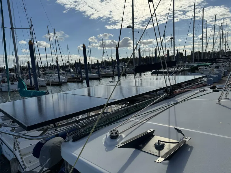 Slide: The Image of Lagoon 440 2006 - 5738651