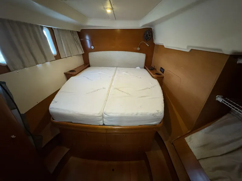 Slide: The Image of Lagoon 440 2006 - 5738610