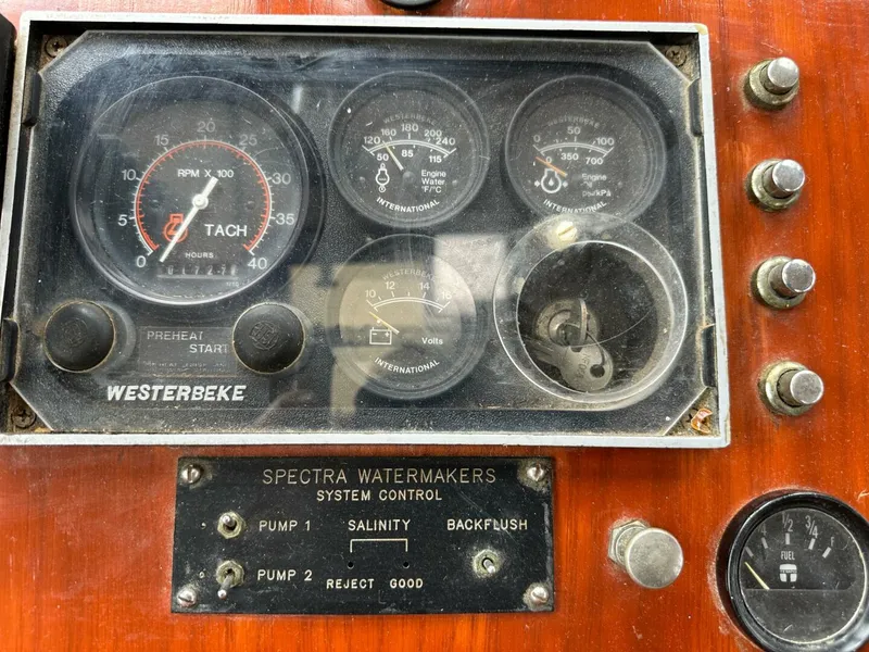 Slide: The Image of Oceanic 46 1986 - 5898570