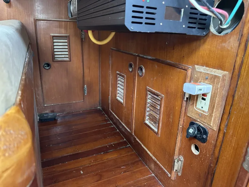 Slide: The Image of Oceanic 46 1986 - 5898580