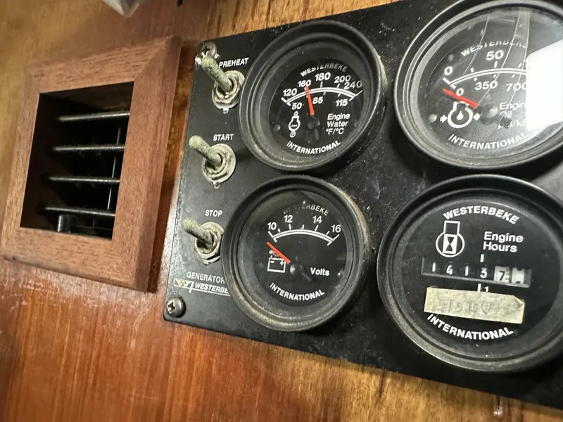 Slide: The Image of Oceanic 46 1986 - 5898616