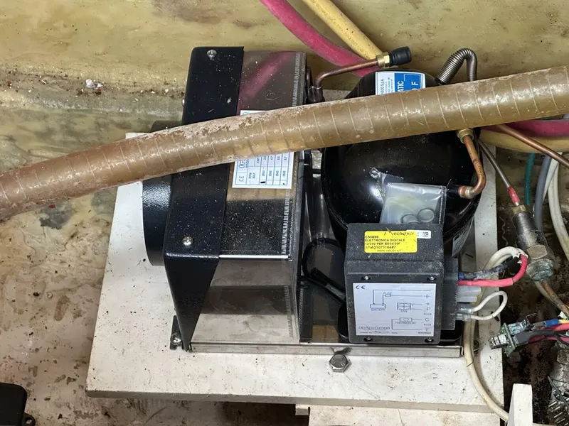 Slide: The Image of Oceanic 46 1986 - 5898622