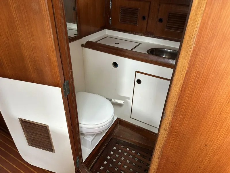 Slide: The Image of Oceanic 46 1986 - 5898542