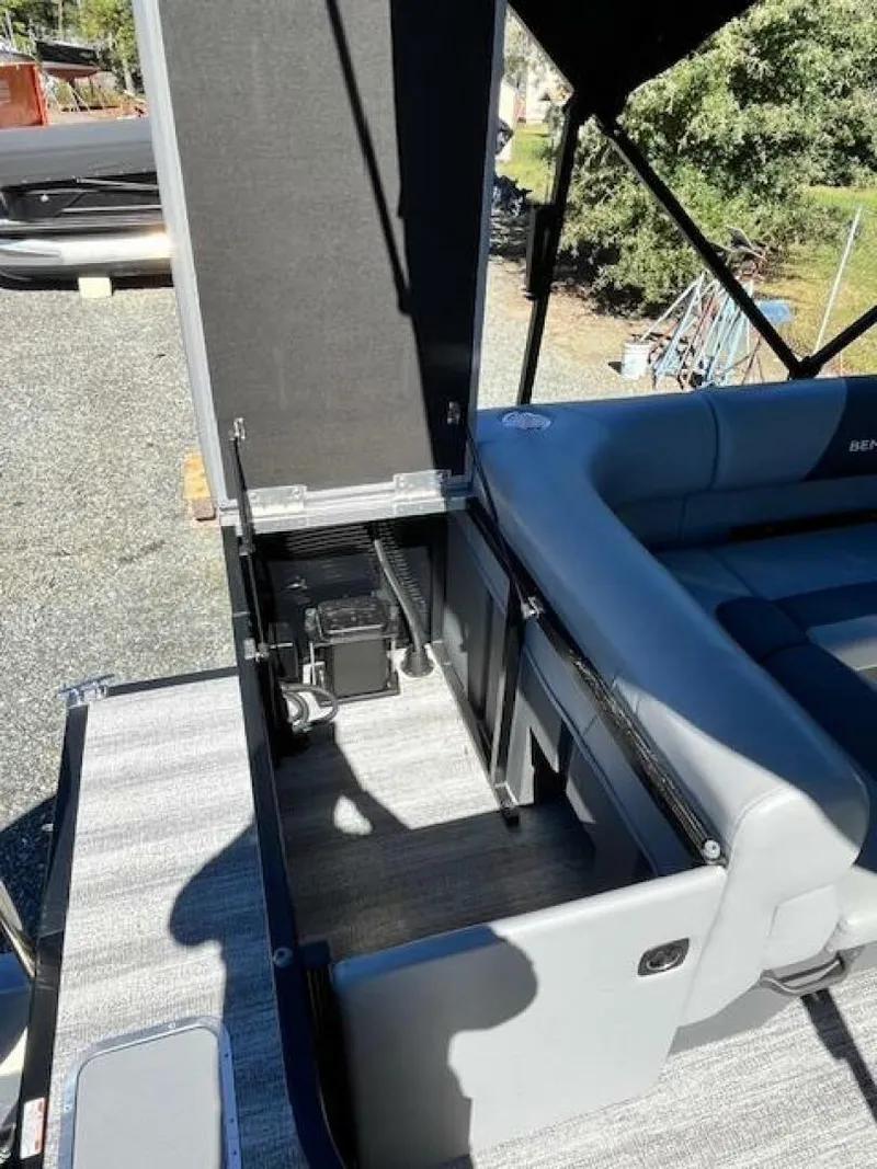 Slide: The Image of Bennington 23 SL 2025 - 5909109